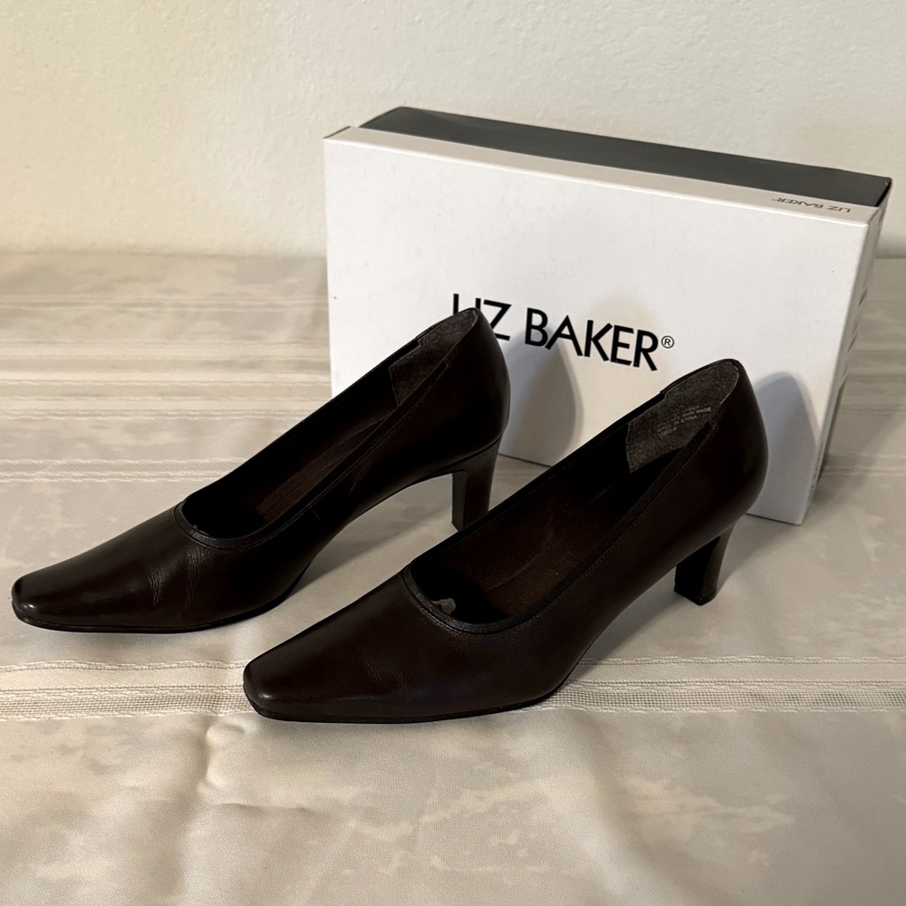 Liz Baker Classy Heels “Samantha” chocolate 8 EUC